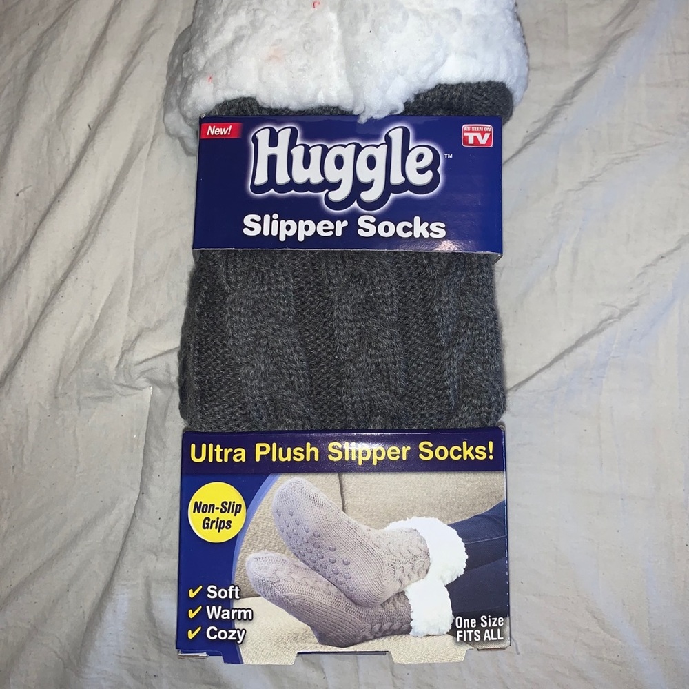NWT Gray Huggle Slipper Socks